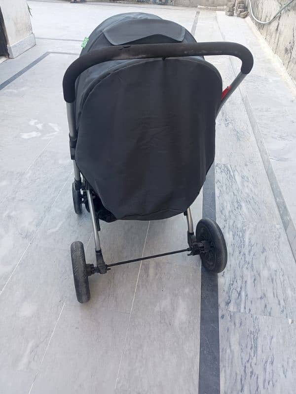 venbloom branded pram 3