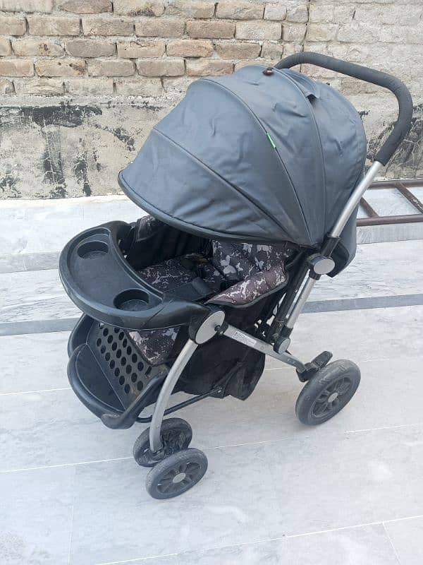 venbloom branded pram 5