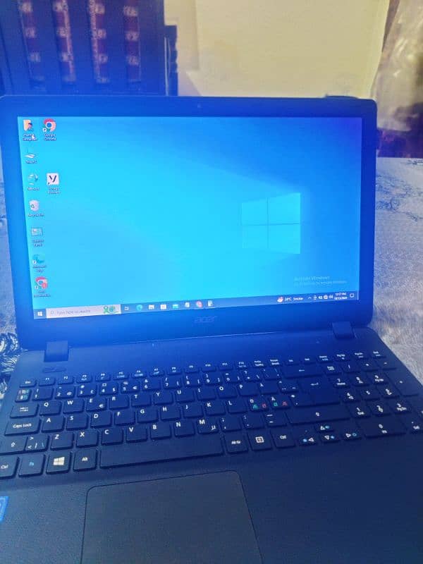 Acer laptop 4 gb / 128gb SSD 1