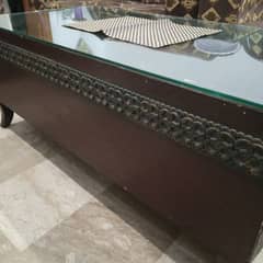 3 tables with glass in Good Condition