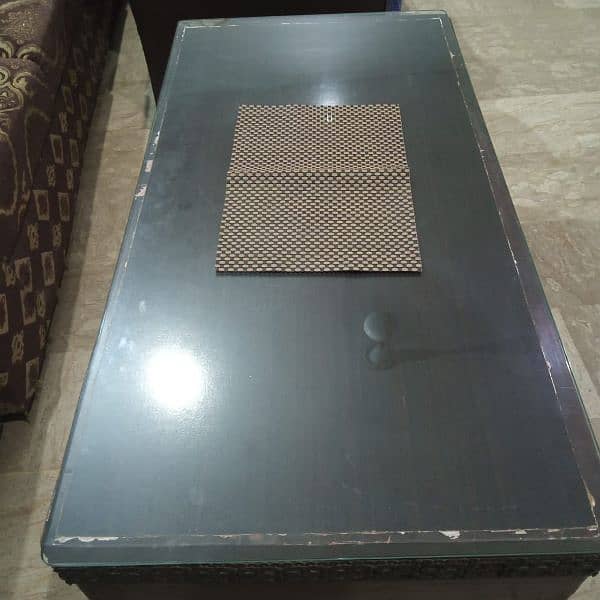 3 tables with glass in Good Condition 1