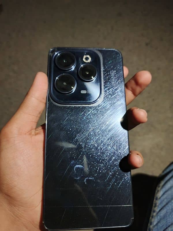 Infinix Hot 40 pro 8