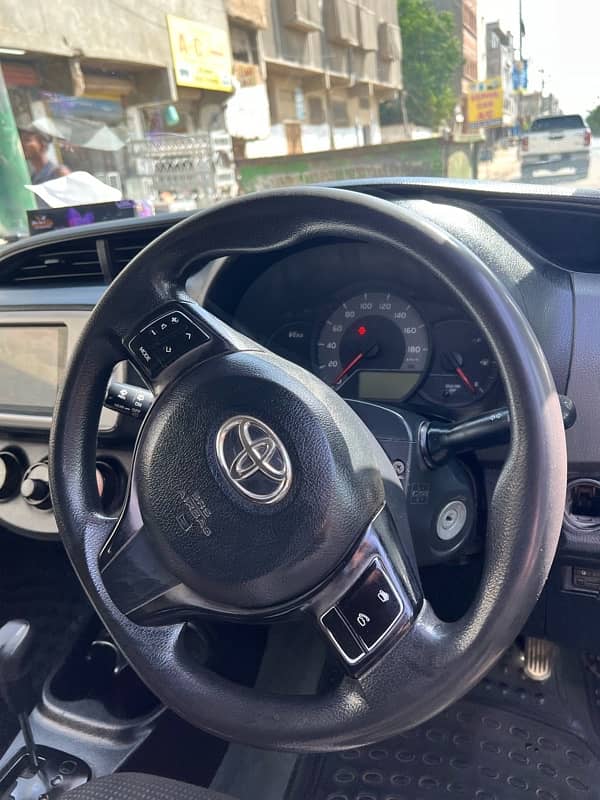 Toyota Vitz 2015 0