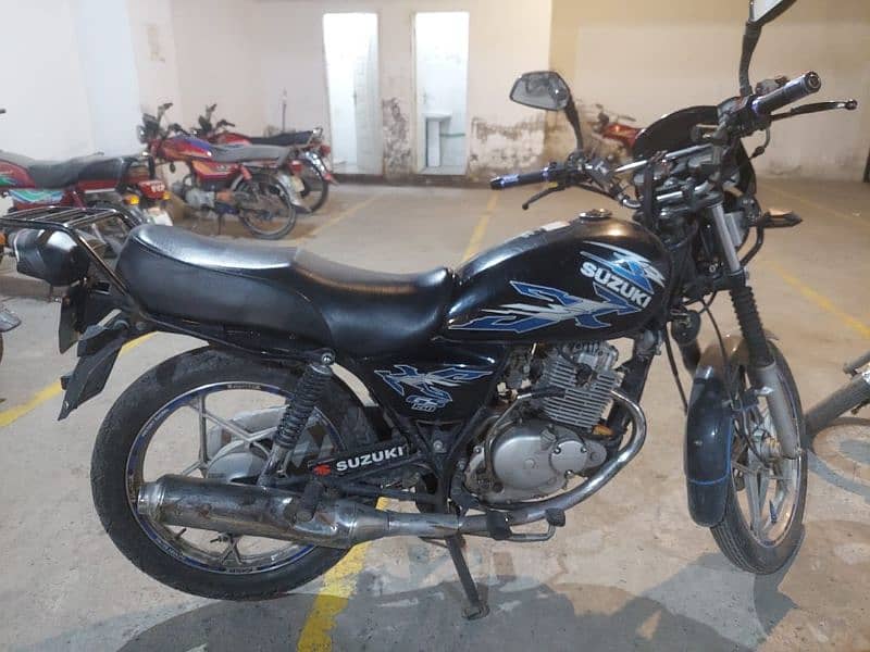 Suzuki GS 150 3