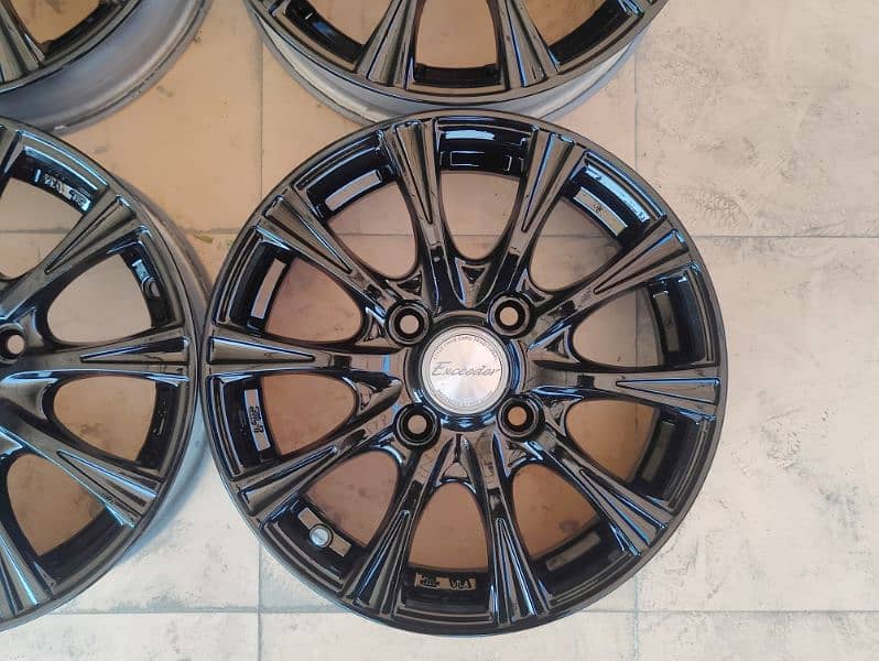 Slightly Used 13 inch Alloy Rims For Alto Wagon R & 660cc cars (China) 13