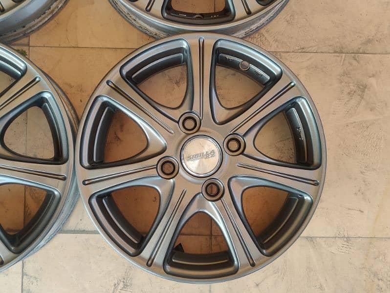 Slightly Used 13 inch Alloy Rims For Alto Wagon R & 660cc cars (China) 14