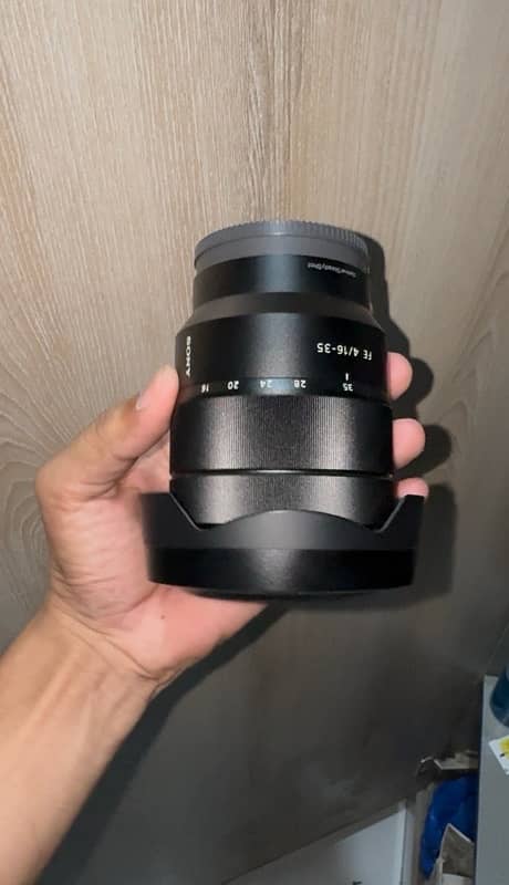 Sony Zeiss lens fE 4/16-35 3