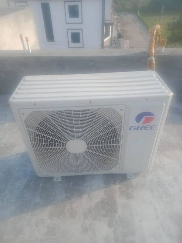 Gree  Dc inverter 1.5 ton 8