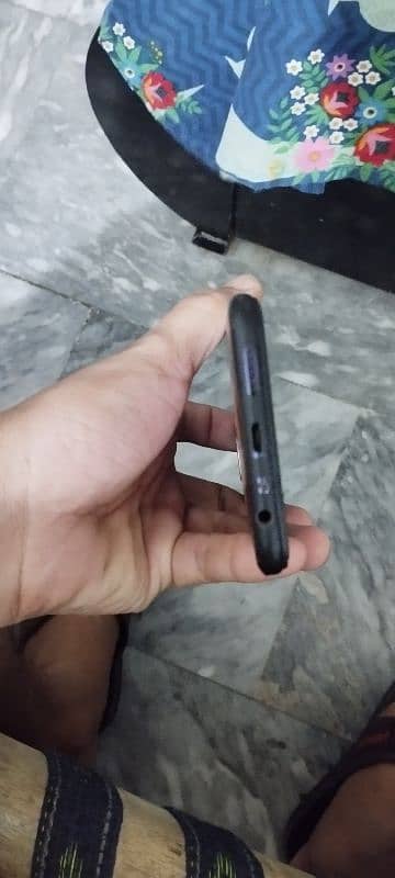 OPPO F9 4/64.03002972183 3