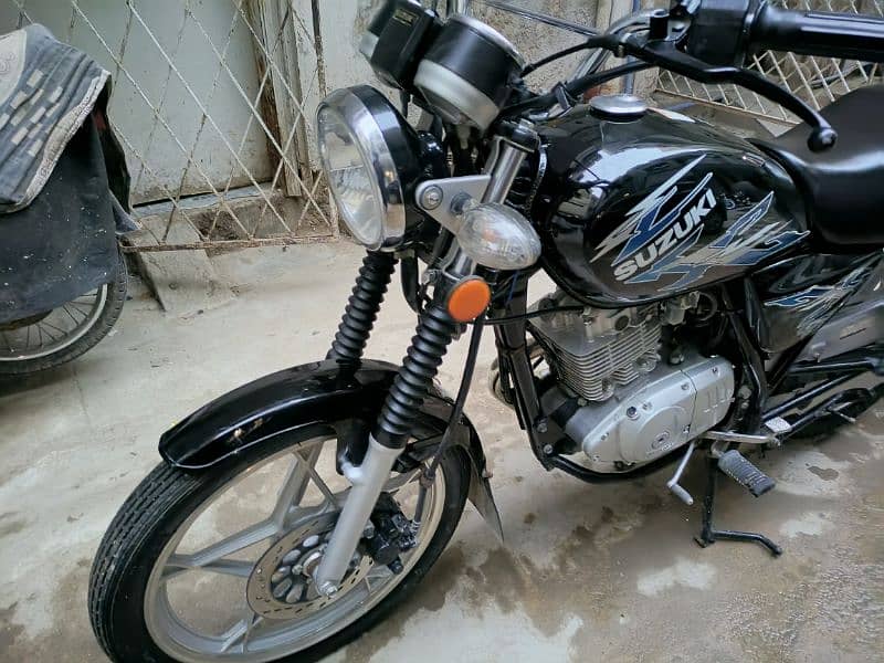 Suzuki GS150 SE 1