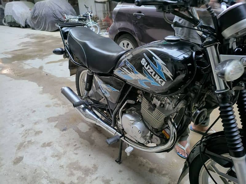 Suzuki GS150 SE 2