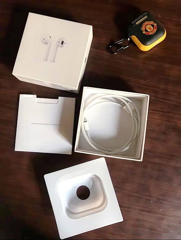 APPLE ORIGINAL AIRPODS (2ND GENERATION) 0