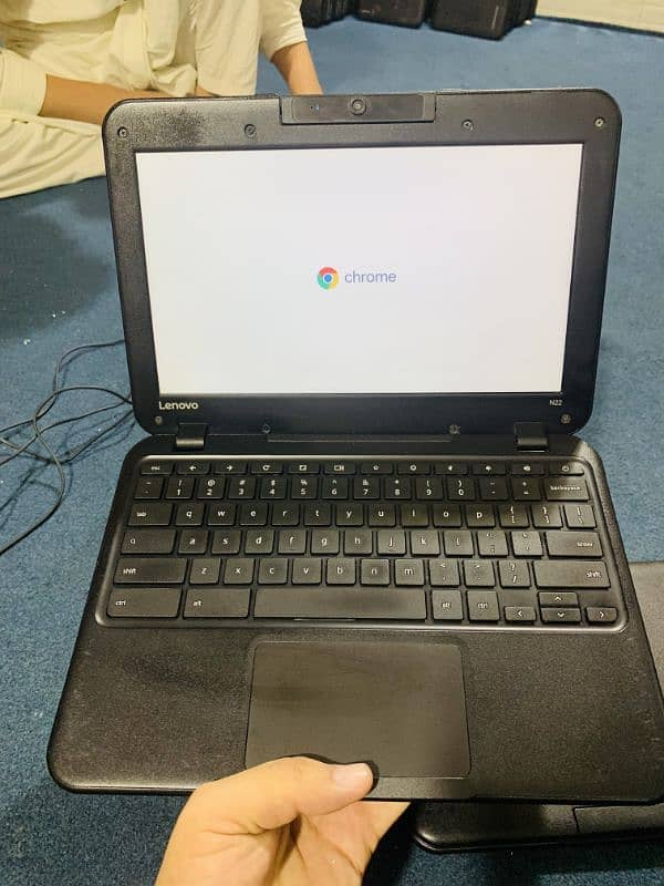 Lenovo chrome book ram 4  16 Gb 12 inch   in mamrry card opstion 5