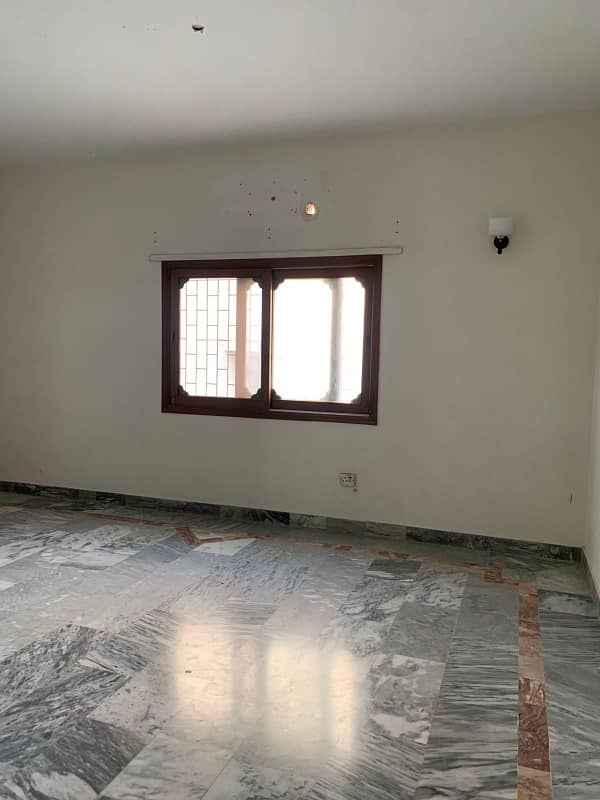 500 SQUARE YARDS 1ST FLOOR 4 BED DRAWING DINNING WEST OPEN PORTION FOR RENT IN JAUHAR 5