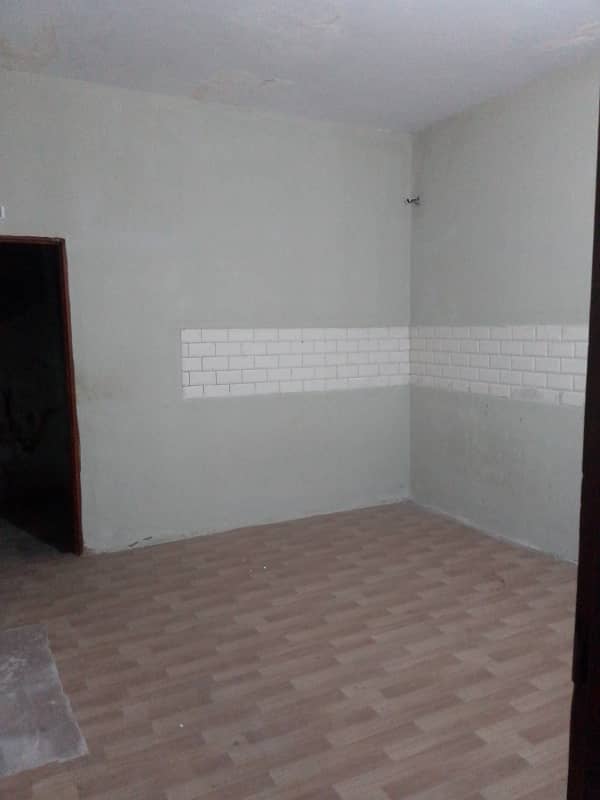 2 bed dd portion available for rent in north Karachi 4