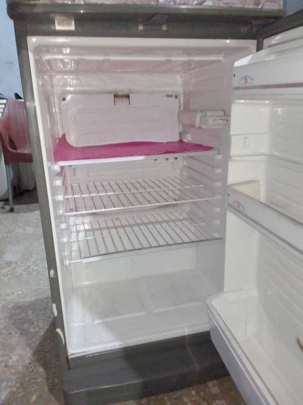 Dawlance fridge small size for sale 4