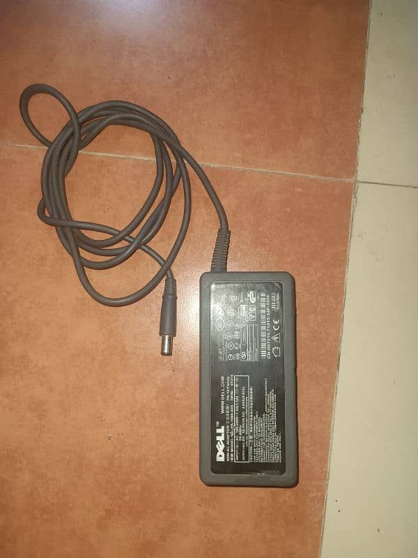 DELL Latitude charger 19.5V 1