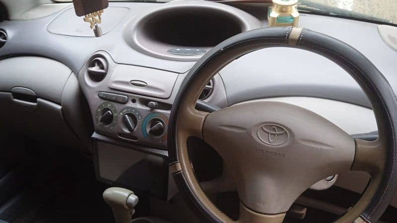 Toyota Platz 2003/07 6