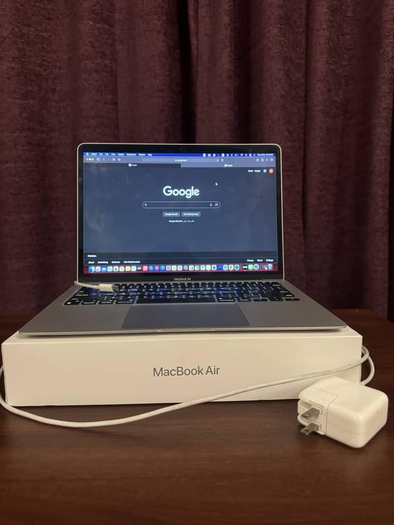 MacBook Air 13" M1 8GB With Original Box & Charger 0