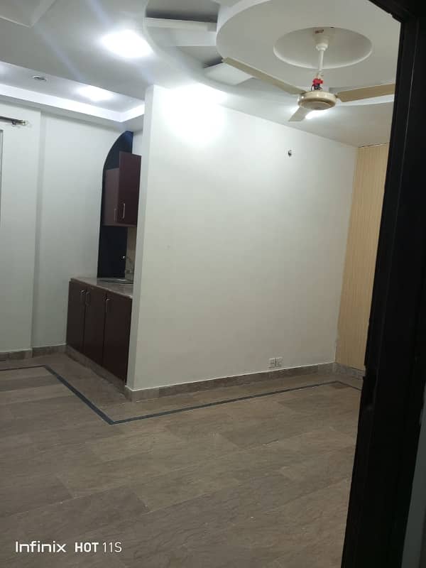 Apartment for sale in bahria town lahore at prime location on investor rate 7