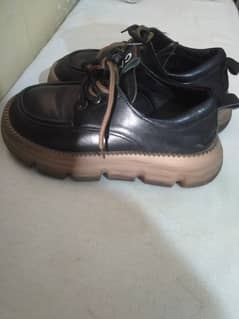 Womens oxford leather shoes in premium condition.