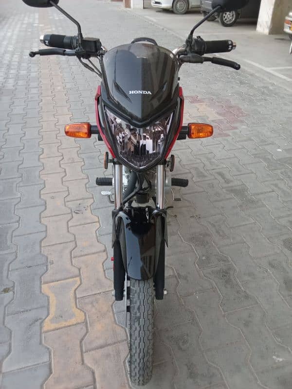 New Honda CB 125 F model 2024 2