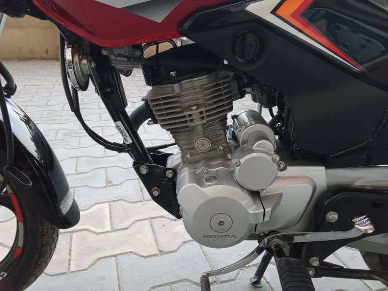 New Honda CB 125 F model 2024 5