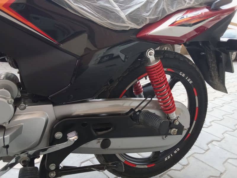 New Honda CB 125 F model 2024 7