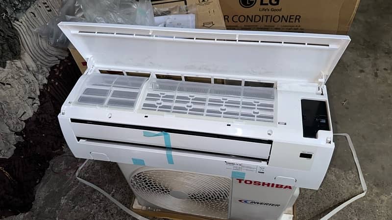 Toshiba inverter AC 1 Ton 11