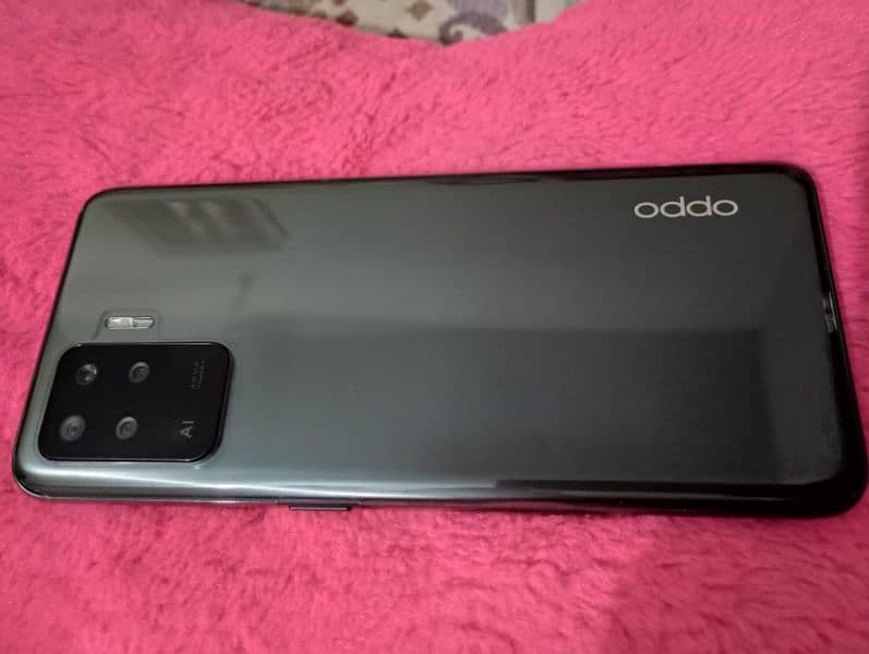 10 by 10 Condition and original charger oppo f19 pro 3