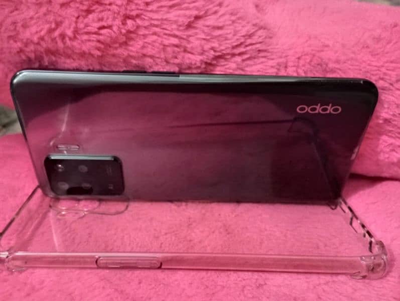 10 by 10 Condition and original charger oppo f19 pro 6