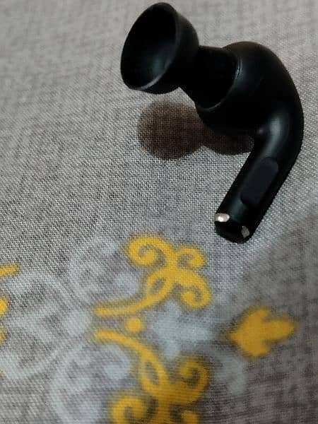 airpods pro 2nd generation black edition 3