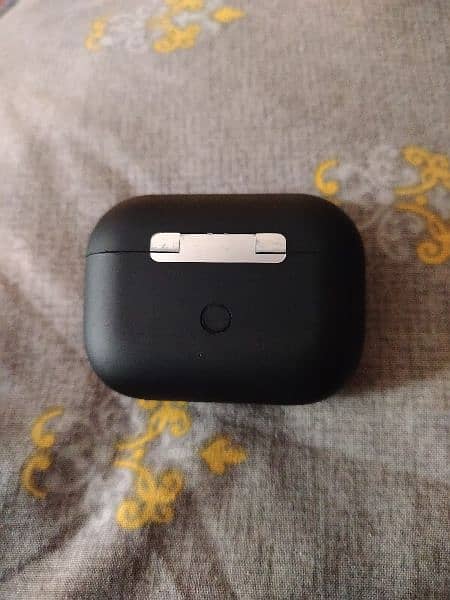 airpods pro 2nd generation black edition 5