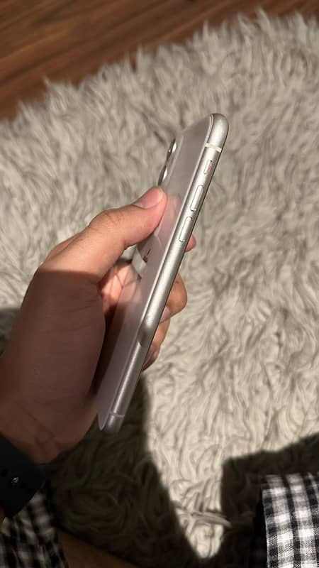 Iphone 11 64gb dual approved with box 2