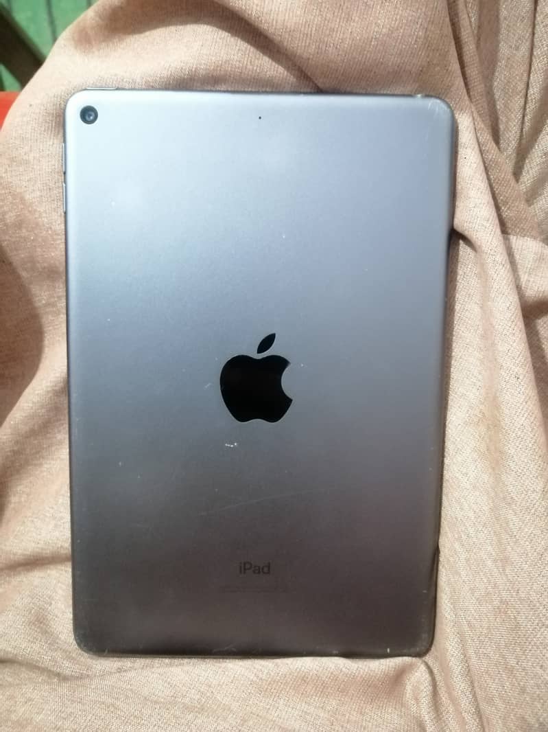 ipad mini 5 used 10/8 battry 85 health 0