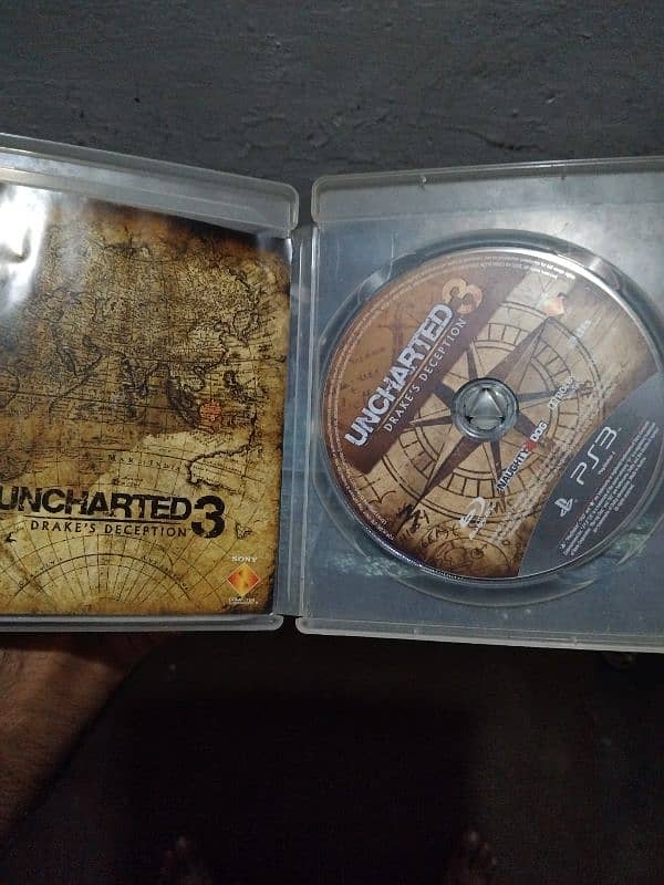 2 . Ps3 cd's &  2 . Xbox 360 cd's 4