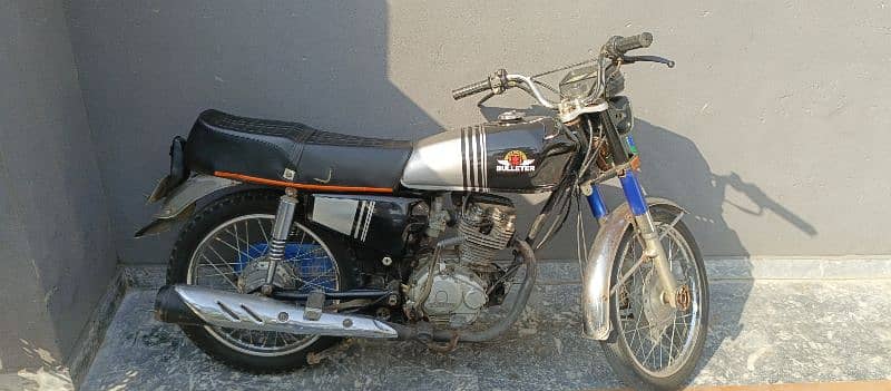 Honda 125 first owner complete documents 5