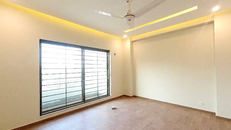 Brand New Flat For Sale In Askari 11 - Sector D Lahore 7