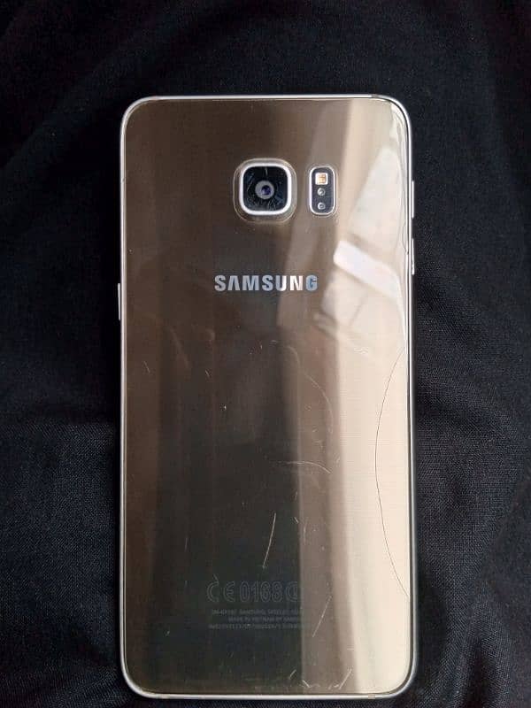 Samsung Galaxy S6 edge plus 4