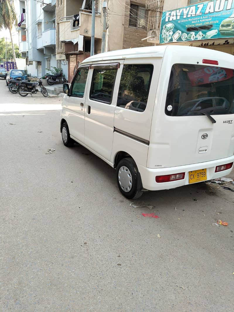 Daihatsu Hijet 2014 3