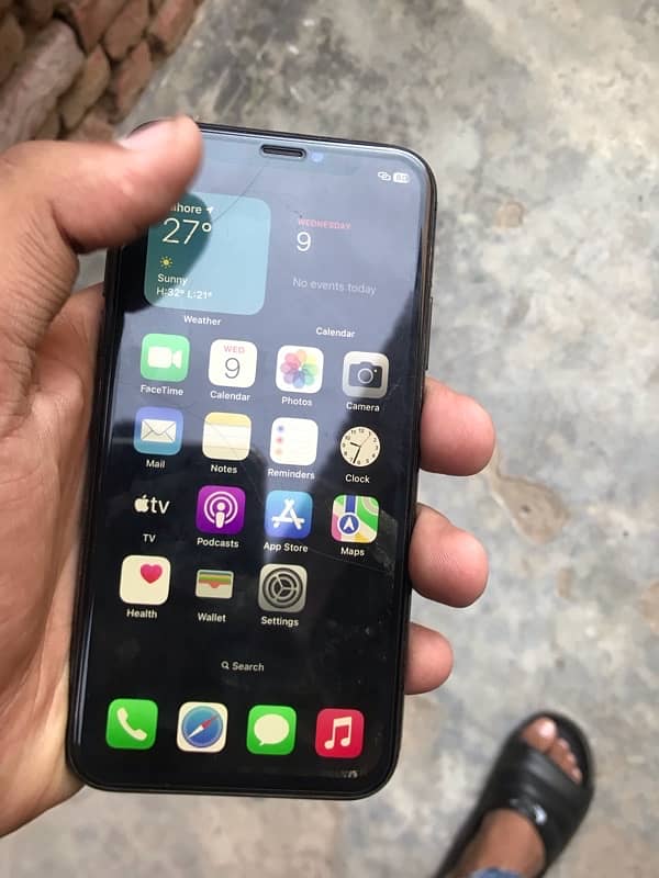 I phone x ha 10 by 9 ha 64 gb ha pta approved ha 3