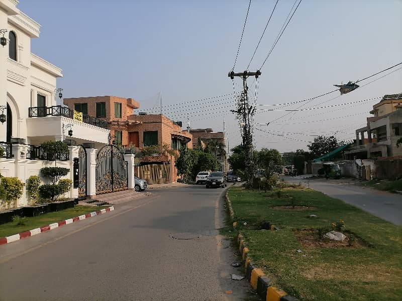 House Of 5 Marla In Johar Town Phase 1 Is Available 4