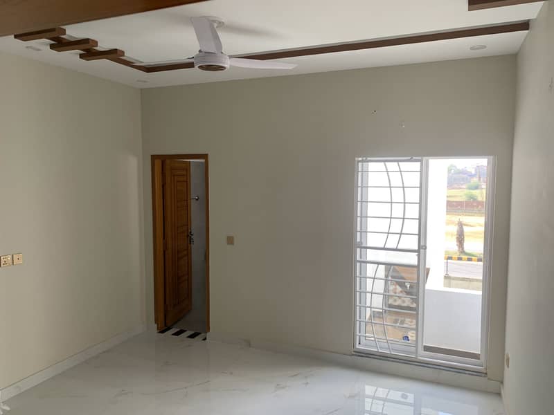 5 MARLA BRAND NEW BEAUTIFUL HOUSE IN NESPAK PHASE 3 HOUSING SOCIETY IS AVAILABLE FOR SALE 28