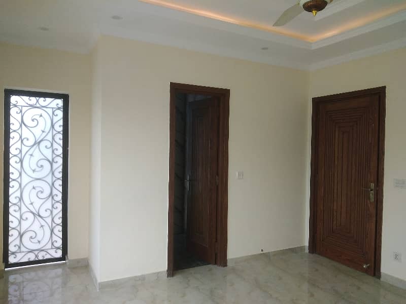 House For rent In Paragon City - Woods Block 1