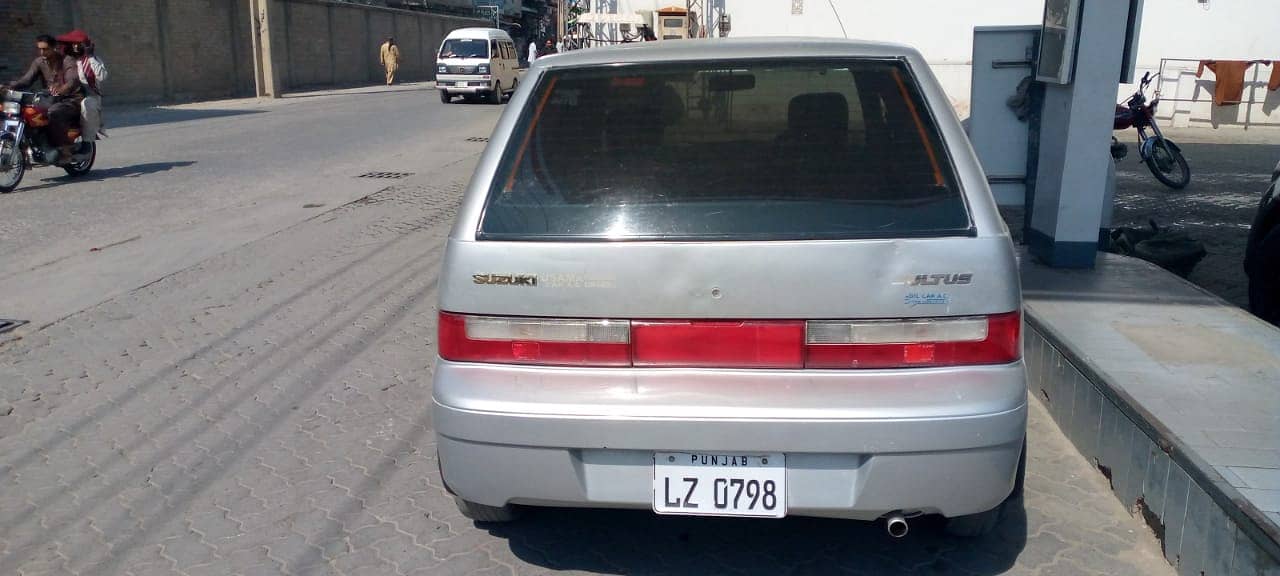 Suzuki Cultus VXL (2004) 1