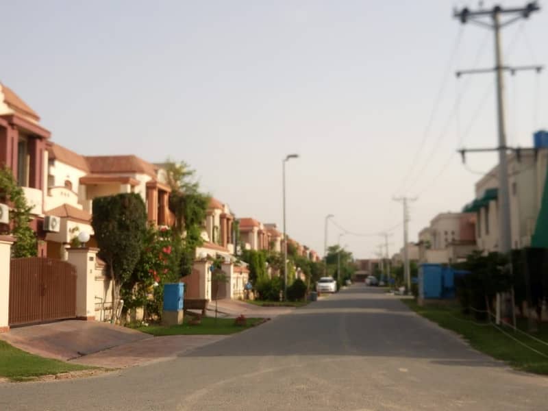 Ideal 10 Marla Residential Plot has landed on market in Paragon City - Orchard Block, Lahore 4