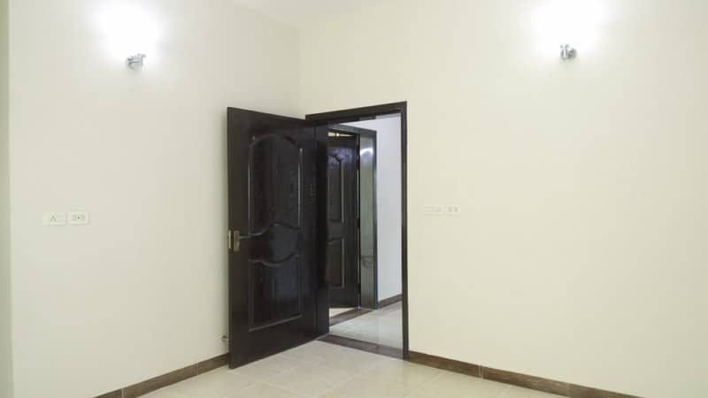 12 Marla 4 Bed 1st Floor Flat For Sale In Askari 11 Lahore 17