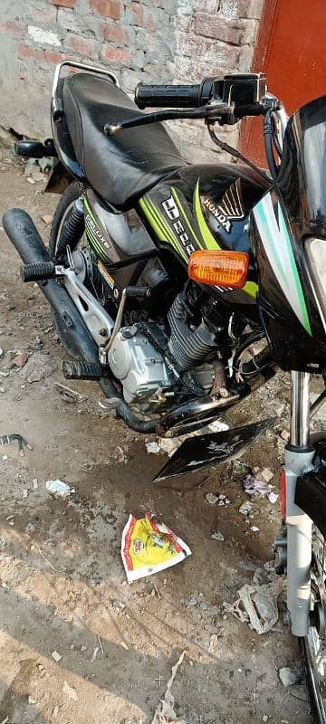 Honda Deluxe 125 2012 exchange possible with Honda 70 up model 1