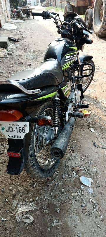 Honda Deluxe 125 2012 exchange possible with Honda 70 up model 2