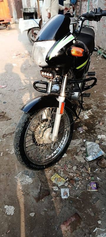 Honda Deluxe 125 2012 exchange possible with Honda 70 up model 3